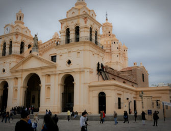 LA IGLESIA Y LA REVOLUCIÓN ARGENTINA por Alfredo Terzaga